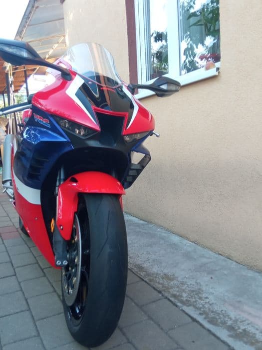 Honda Cbr 1000 RR-R Fireblade 8000 km