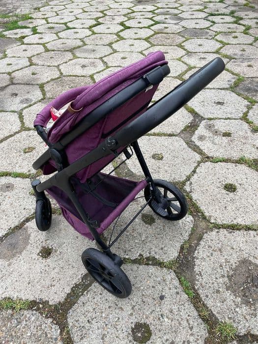 Carucior Chipolino AVIA 3 in 1 bine intretinut!