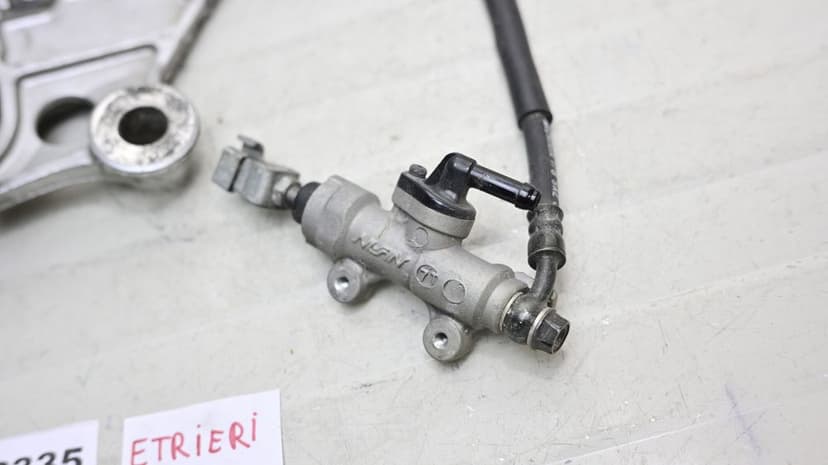 Etrier Frana Spate Cu Pompa Frana Honda CBR900RR / 919RR 1996 - 1999