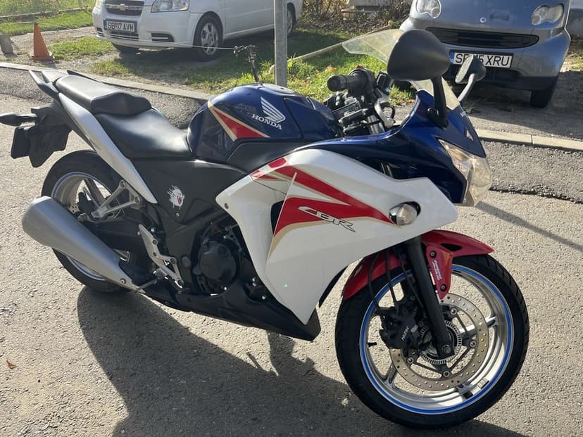 Honda CBR 250RA  2011 (varianta cu ABS)