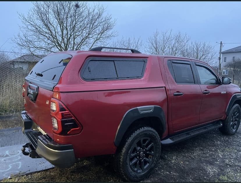 Hardtop TOYOTA Hilux