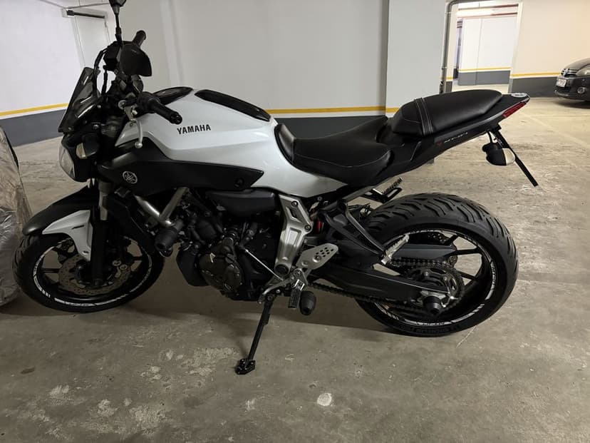 YAMAHA MT07 2015 (limitata A2)
