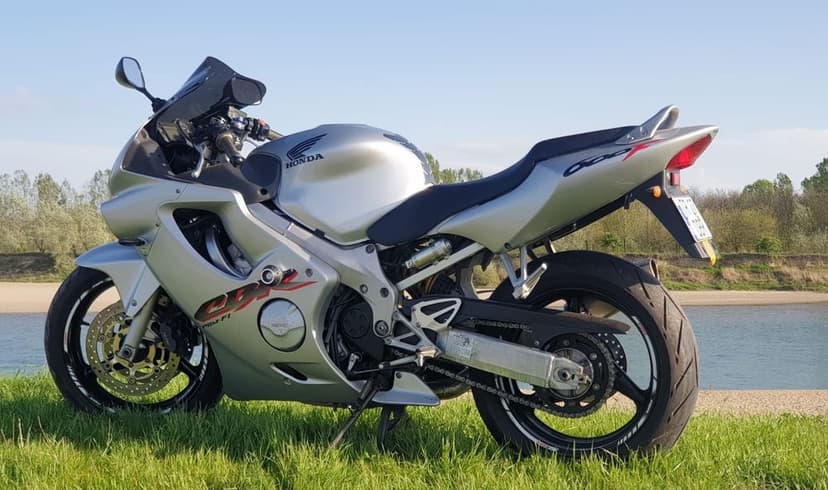 Honda CBR F4i (injecție)