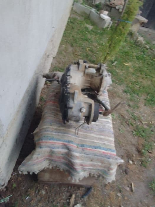 Vând scuter benelli pentru piese defect