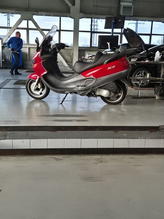 Scuter Piaggio X9 125 cm3