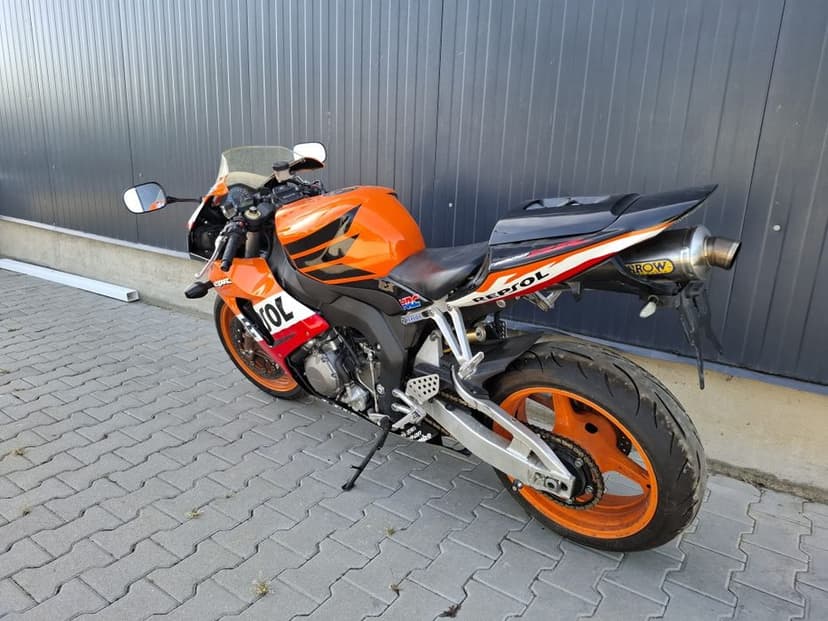 Moto M Parts Ploiesti Srl vinde Honda Cbr 1000 rr model 2007