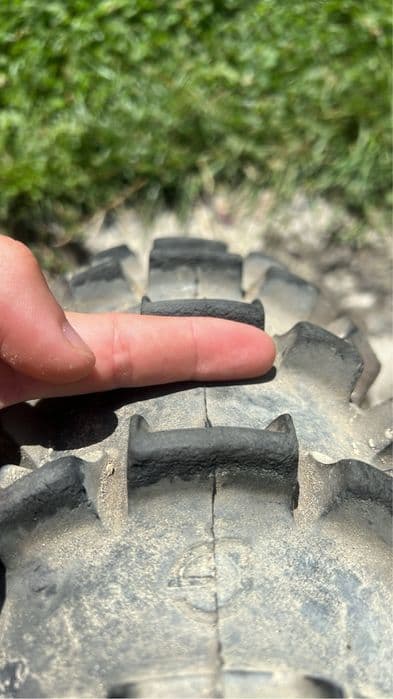 vand cauciucuri 19 cross