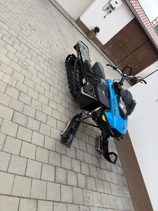 Ski-Doo Summit SP 850 E-TEC 154” – evacuare sport