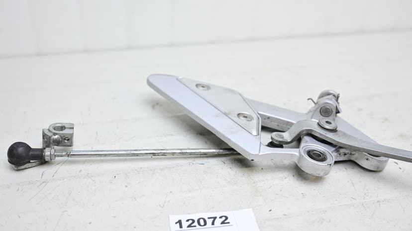 Suport Scarita Fata Stanga Cu Pedala Schimbator Yamaha FZ6 2004 - 2009