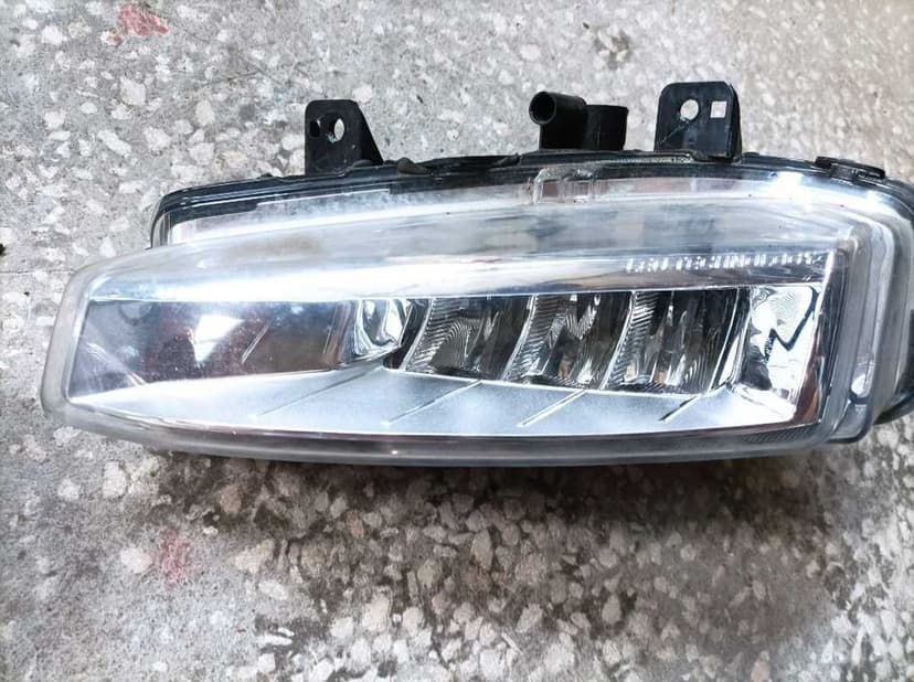 Proiector ceata stanga dreapta Land Rover Discovery Sport L550