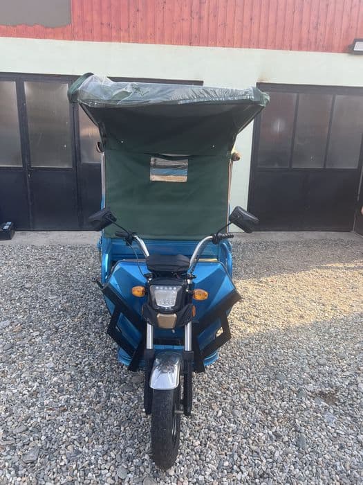 Vand triciclu electric 1,8 KW, 60V - autonomie 40 km- aptoape nou.