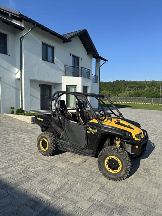 Buggy Can-Am Commander Rotax 1000 V 85 CP Automat