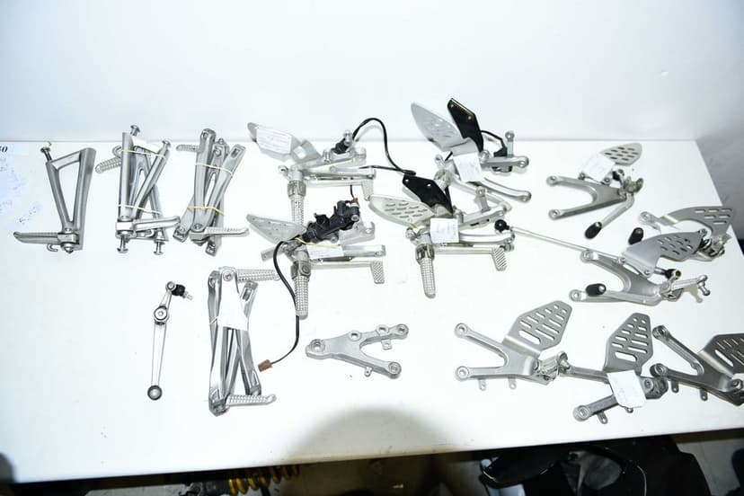 Scarite originale Yamaha R1  R6   pilot  /pasager  2003 2004 2006 2007