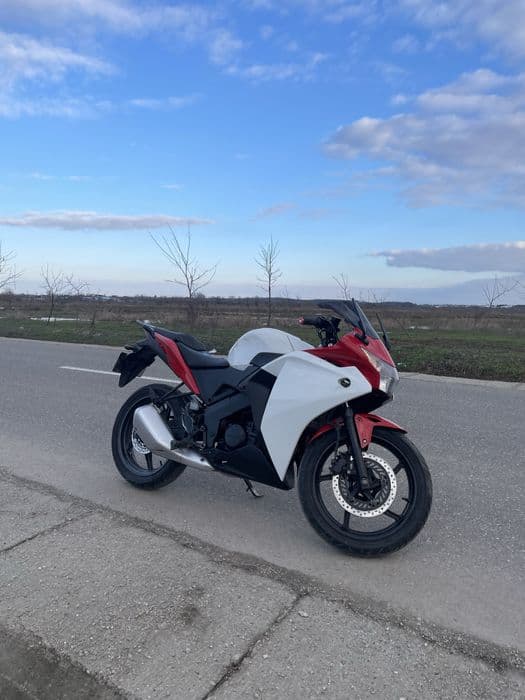 Honda cbr125r 2012