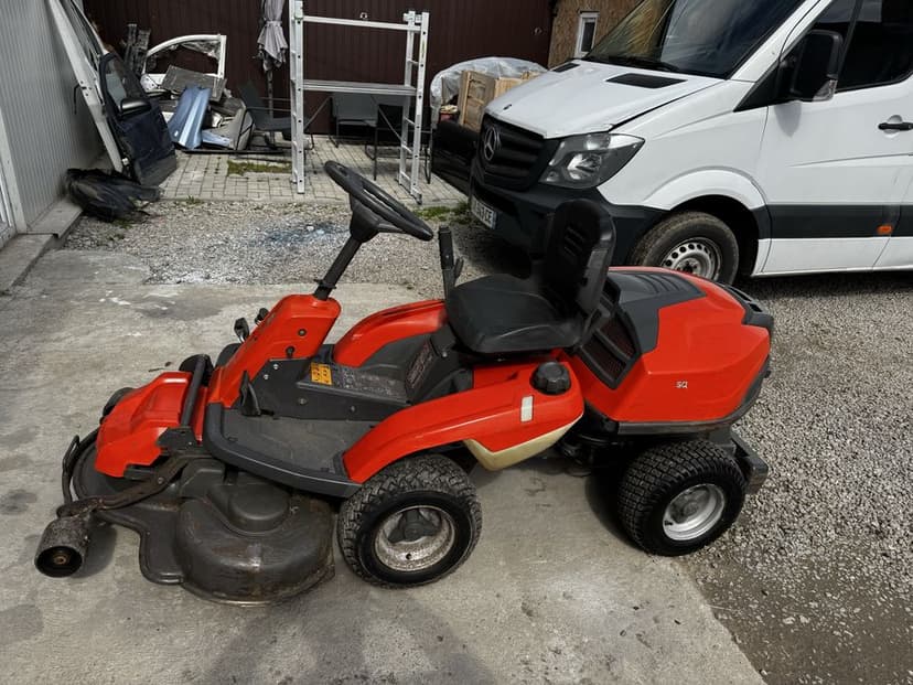 Husqvarna R 214TC