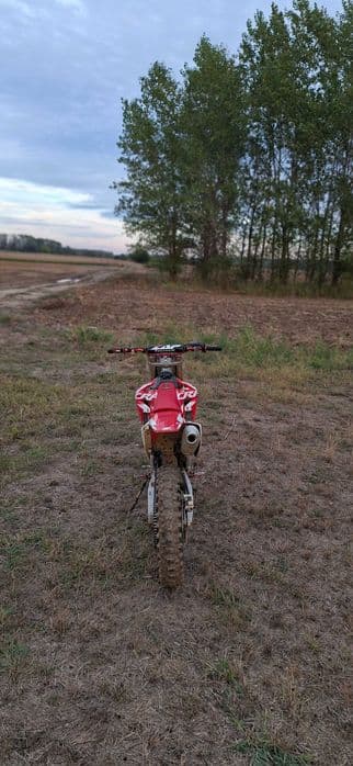 Honda CRF250R + roti SM