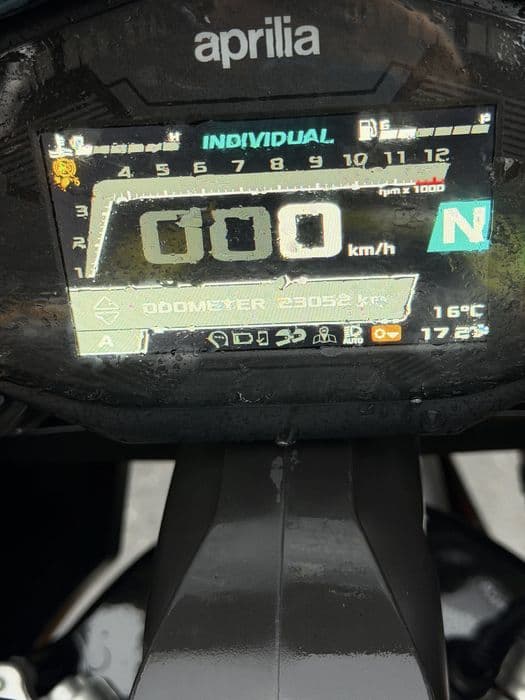 Aprilia RS660 2023 – Full Akrapovic, întreținută la reprezentanță