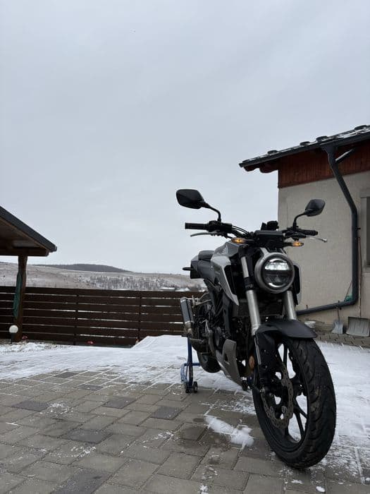 Vând Honda Cb 125 R