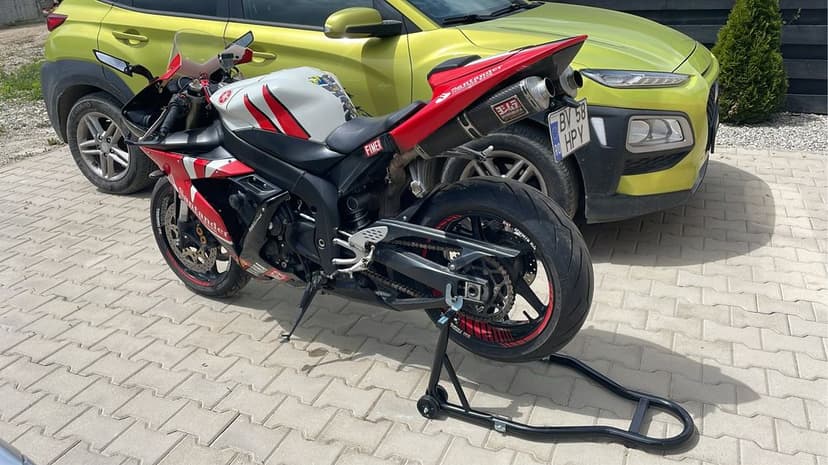 Yamaha R1 2005 model deosebit