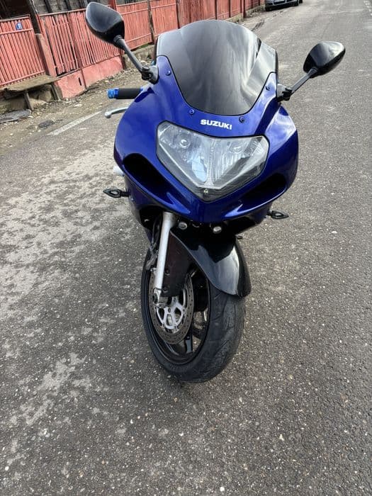 Vand sau schimb  suzuki gsxr 600