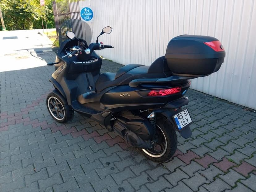 Piaggio Mp3 300 LT 2018 se conduce cu categoria B
