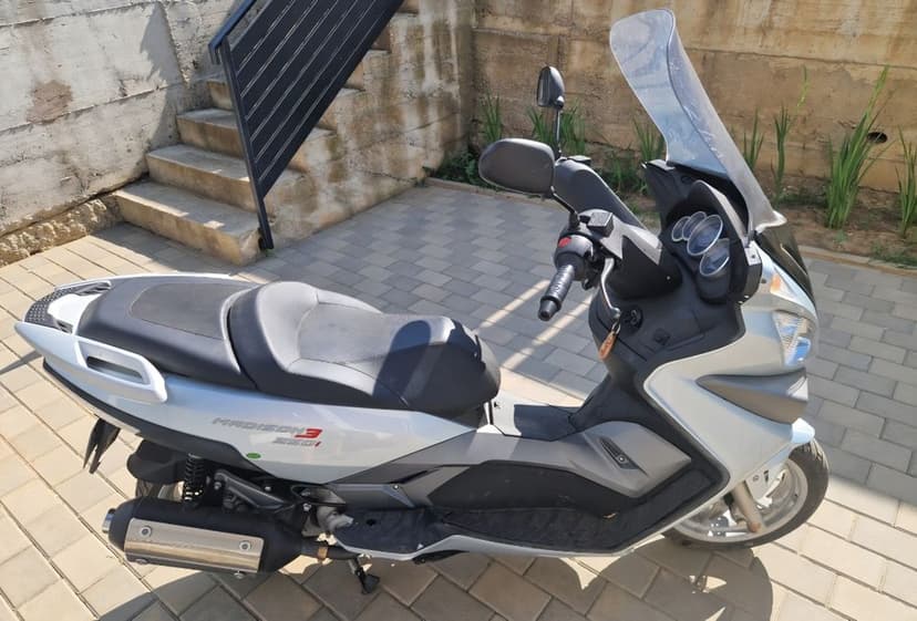 Scuter Malaguti Madison III  250 – An 2010 – Doar 753 km