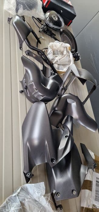 Protectii carbon originale Ducati Panigale V4