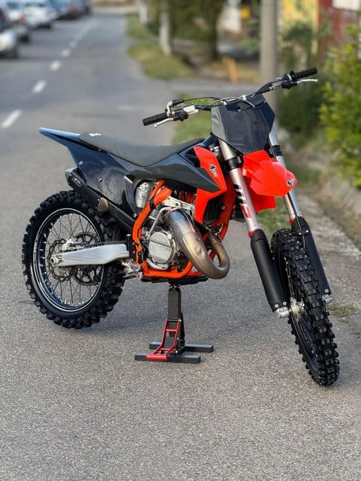 Vând KTM 125(150)SX 2 timpi Power valve/TUNING/105h!