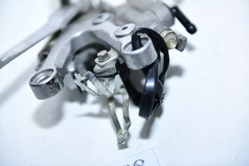 Yamaha YZF R6 2CO 2006-2007 Suport de picior cilindru spate