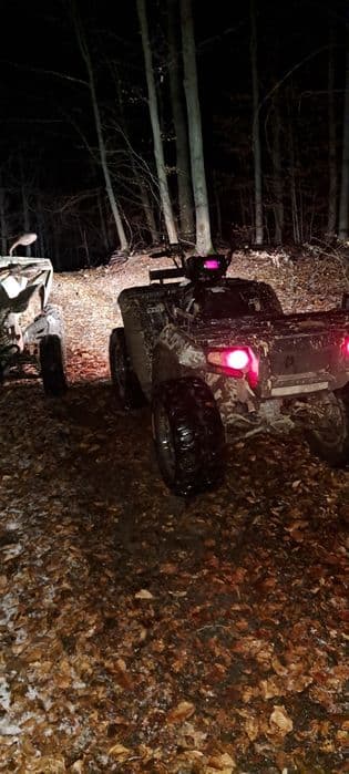 Vând  sau schimb cu auto atv polaris