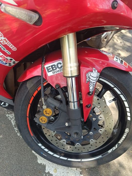 Yamaha R6 2005 furca "upsidedown"