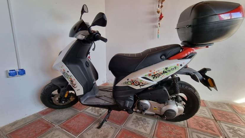 PIAGGIO TYPHOON 125 CC 4T 
- se conduce cu categoria A1 și B
- anul 20