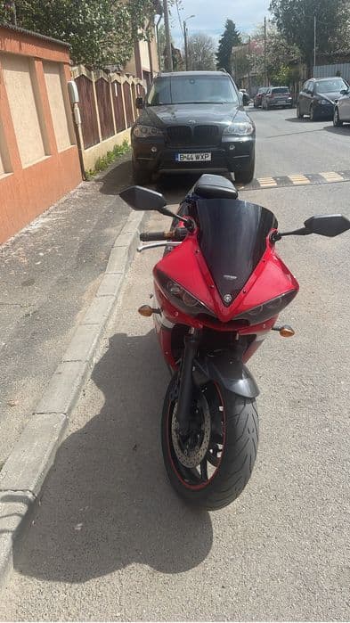 Yamaha r6 2005 culoare rosie impecabila