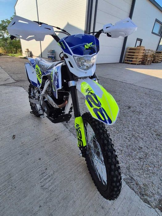 Motocicleta cross enduro offroad Barton NXT150 cc 4T (ROTI 19" - 16")