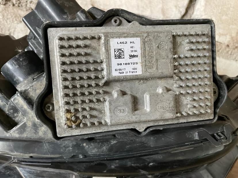 Far Stanga Land Rover Discovery 5 Clema Rupta