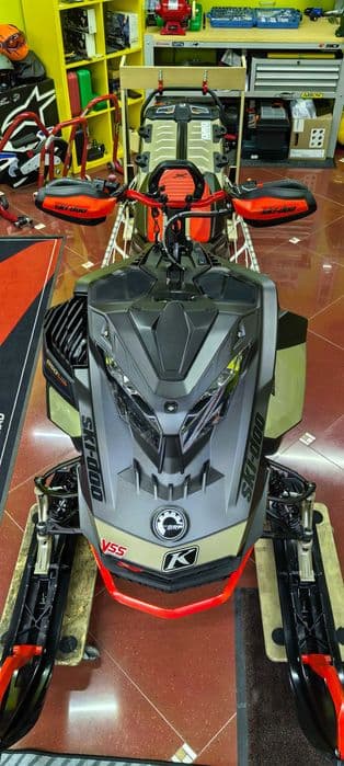 Snowmobil Ski Doo Summit X 850 Turbo