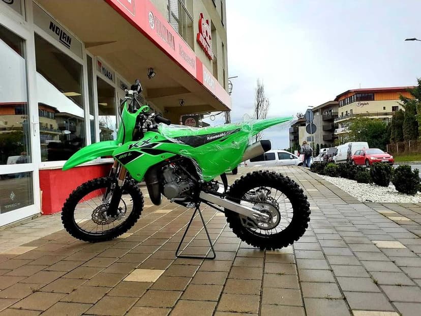 Cocmotors vinde motocicleta pentru copii Kawasaki KX85L