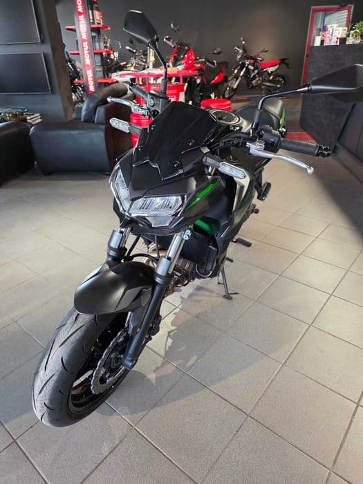 Kawasaki Z650 an 2024 1400km GARANTIE posibilitate limitare A2