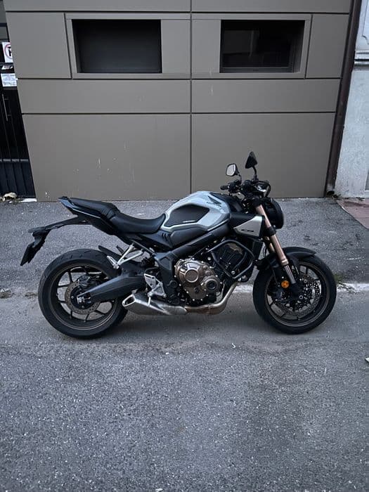 Vând Honda CB 650 R