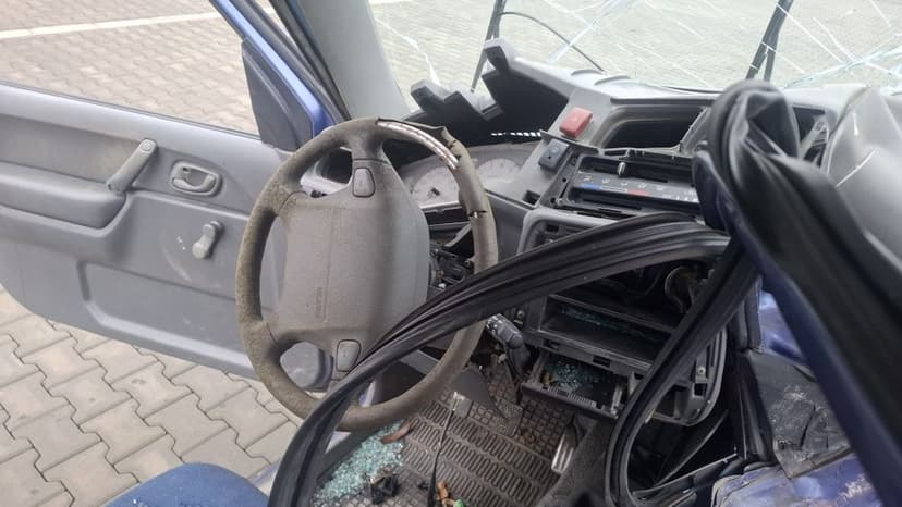 Vand capota, far, bara Suzuki Jimny