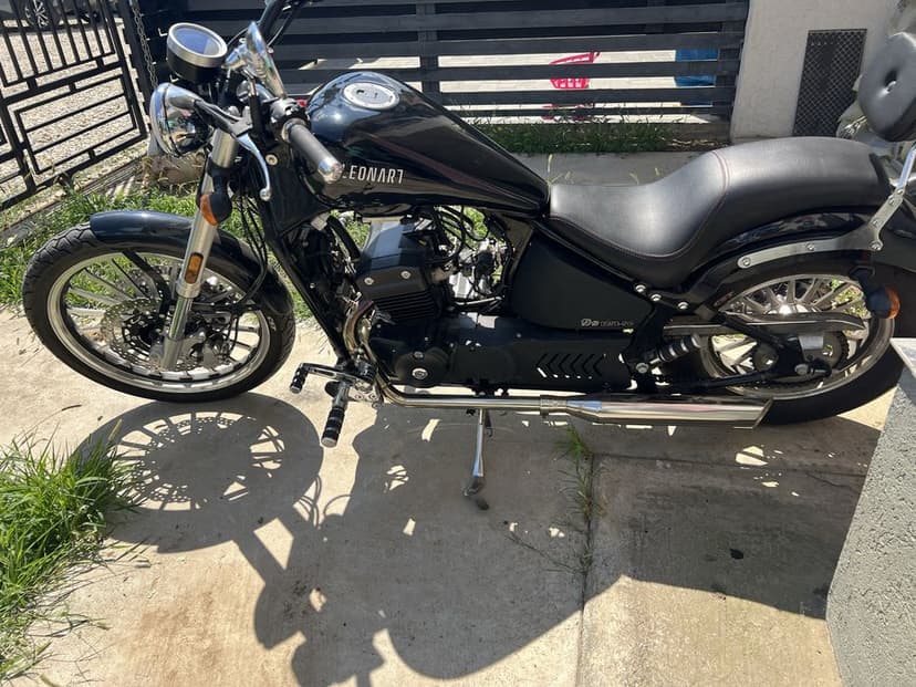 Motocicleta Leonart 125CC