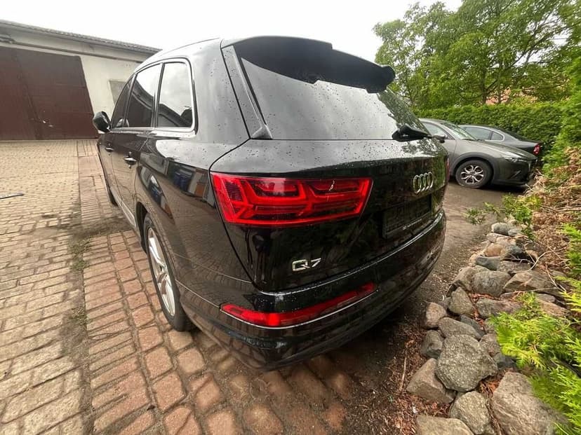 Audi Q7 3.0 TDI Quattro S-Line 7 locuri Bose Panoramic Webasto Carlig