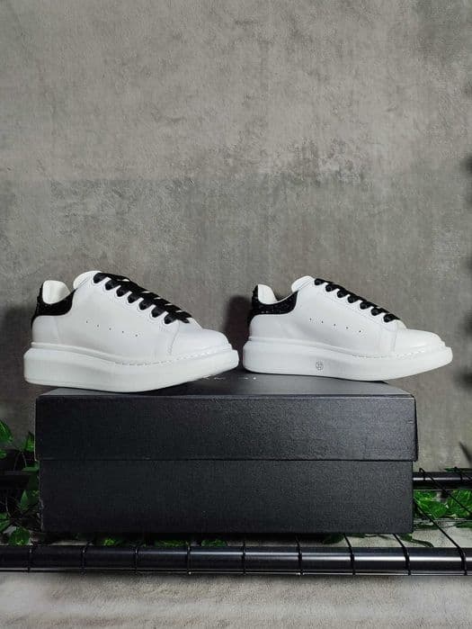 Adidasi Alexander McQueen marimea 33 (fit 38)