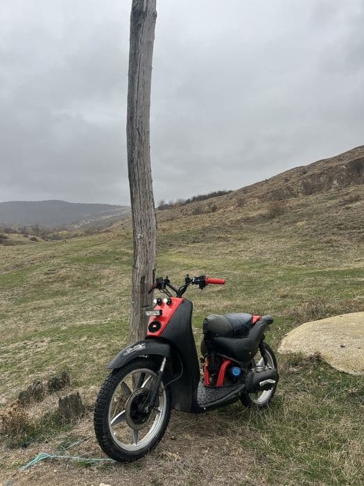 Scuter aprilia scarabeo