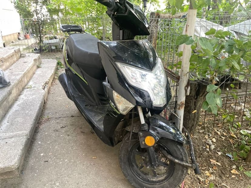 Vând scuter 50cc