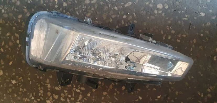 Proiector ceata stanga dreapta Land Rover Discovery Sport L550