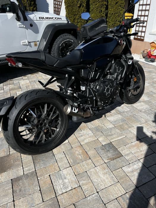 Honda CB 1000 r  black edițion