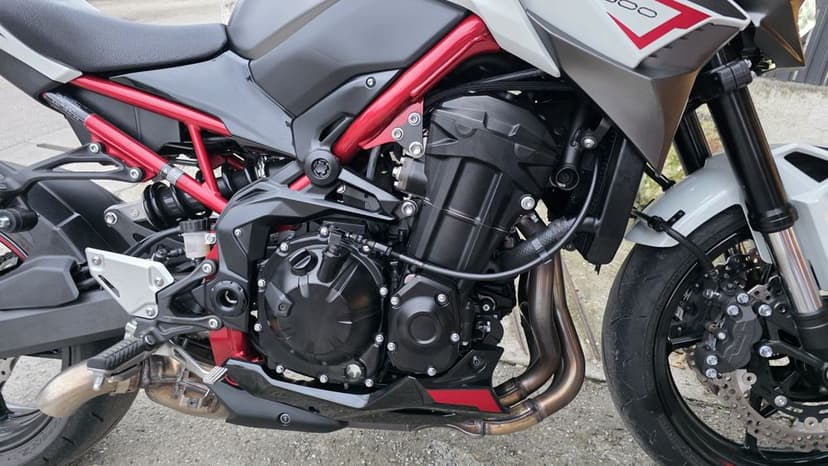 Kawasaki Z900 125cp  2023 5000Km  ca Nou