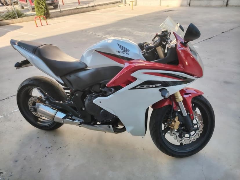 Honda CBR 600F an 2011