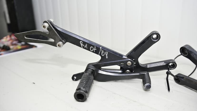 Yamaha R1 2007 2008 Scarite Racing Reglabile Arrow